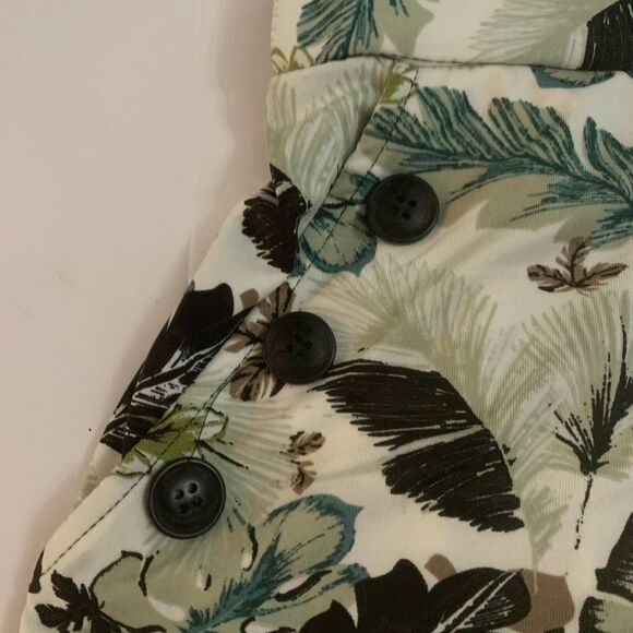 Tropical Patterned Shorts  - Picture 3 of 4